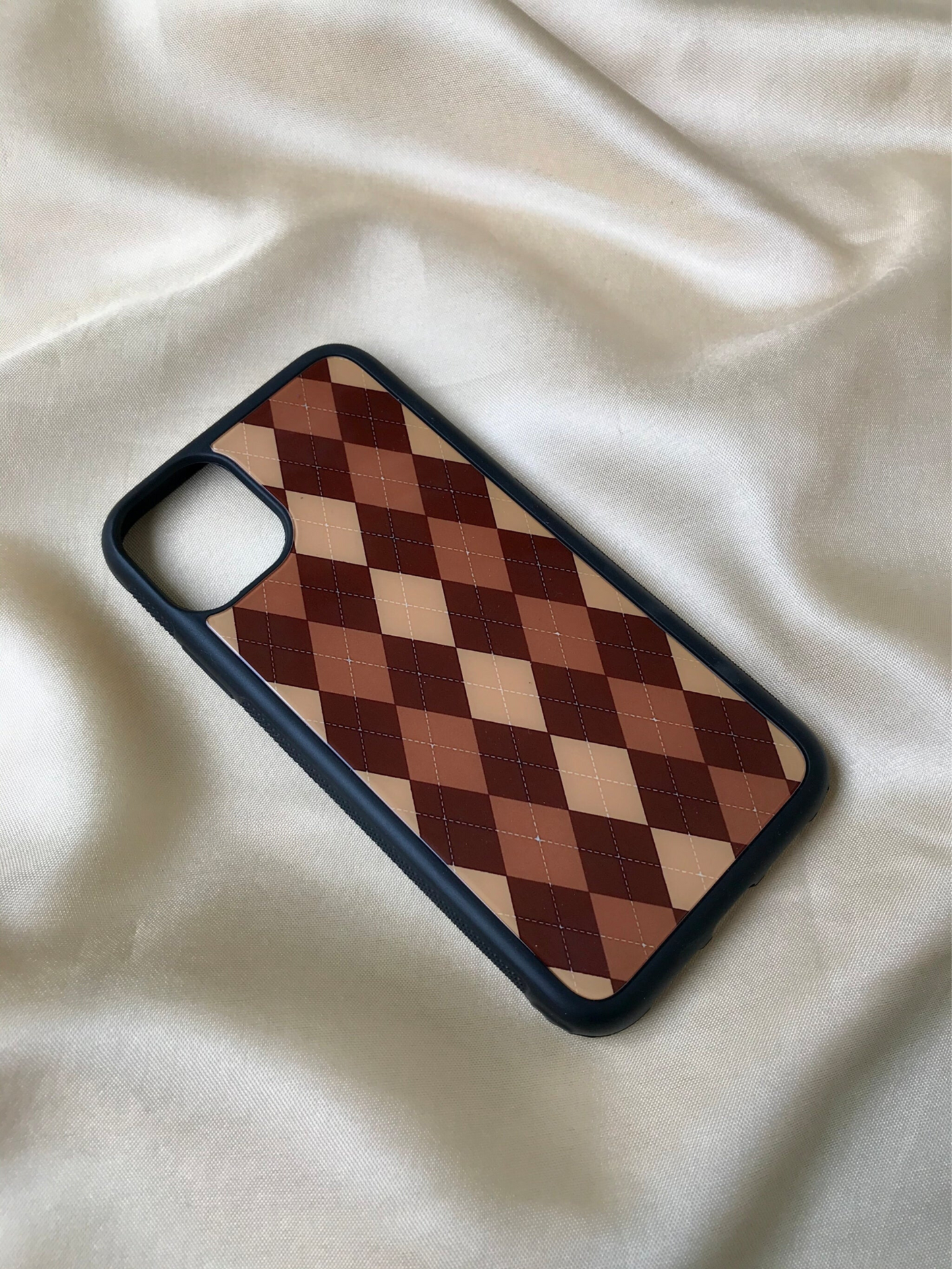 Brown Argyle Glass Case